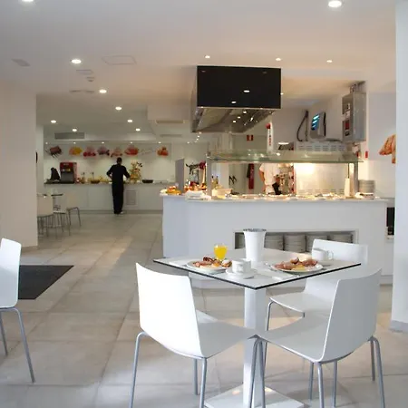 Hotel Triton 4*