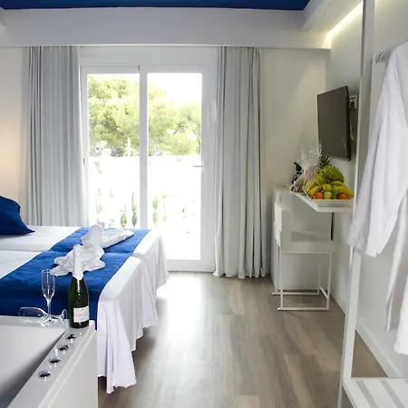 Triton Hotel